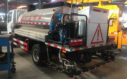 Insulation protection measures for asphalt spreaders in winter